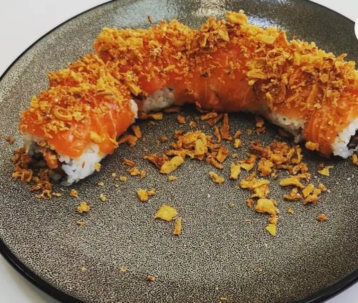 Crunchy salmon roll