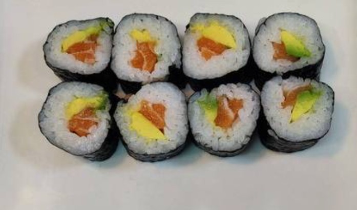 Salmon avocado maki roll