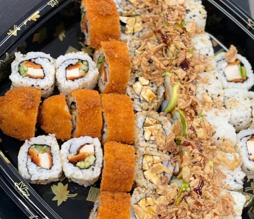 Small Sushi Platter Meaty